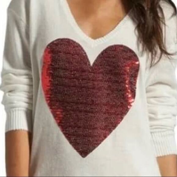 WILDFOX Holiday Red Heart Sequins White Label V Neck sweater Size L - Picture 1 of 8